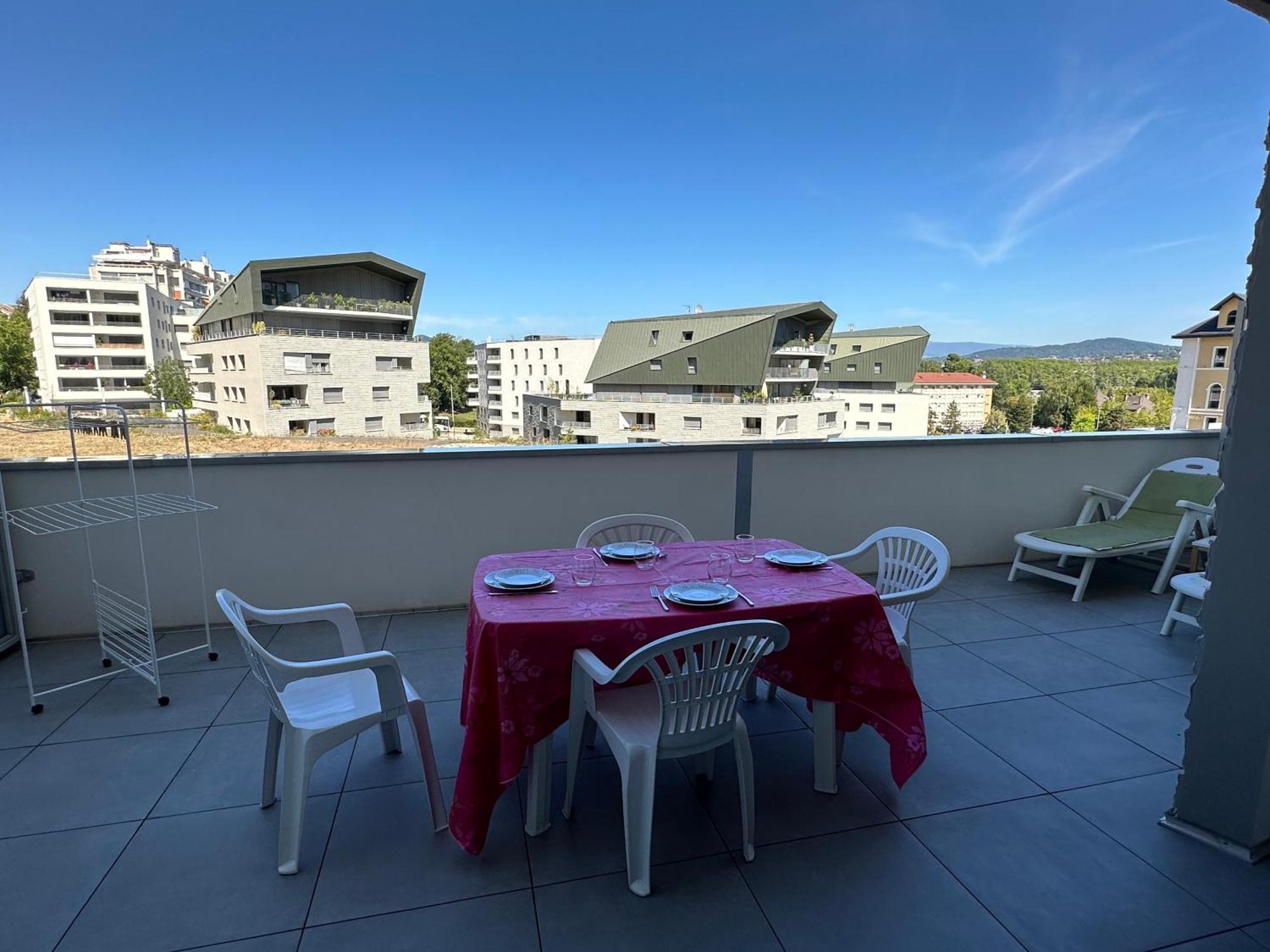A La Belle Quatrieme Etoile Apartment Annecy Exterior photo