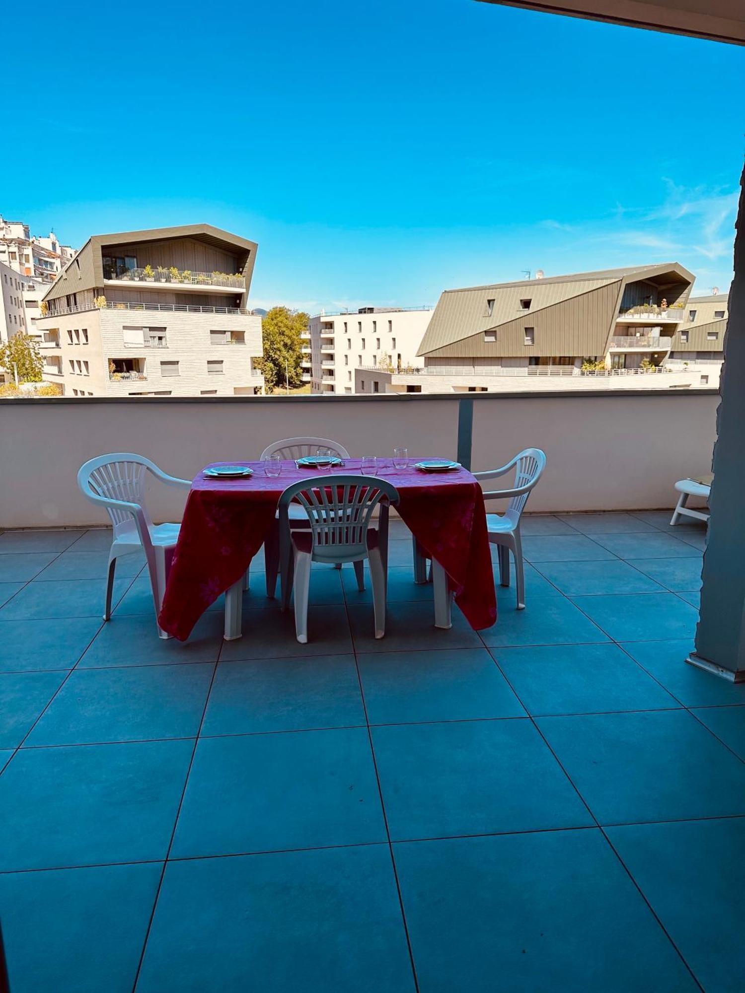A La Belle Quatrieme Etoile Apartment Annecy Exterior photo